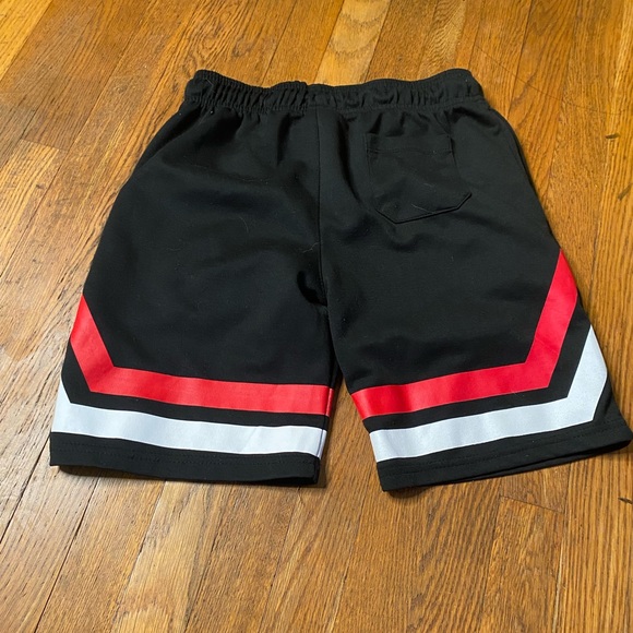 NBA Youth Basketball Shorts Size L 14–16 Black Red White - Picture 4 of 5
